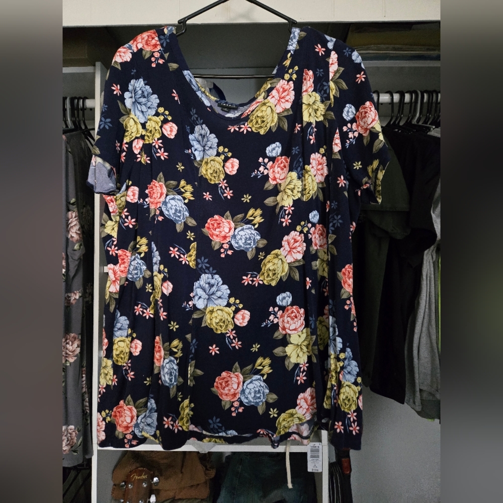 Torrid Floral Top Size 3